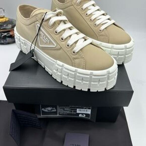 Women's Prada double wheel nylon gabardine sneakers, desert beige size 41 - Picture 16 of 16